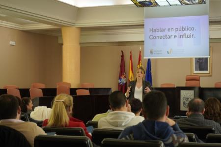 Imagen La especialista en Comunicación Ana Herrero comparte, en la segunda cita de la Escuela de Gestión y Buen Gobierno de la Diputación,...